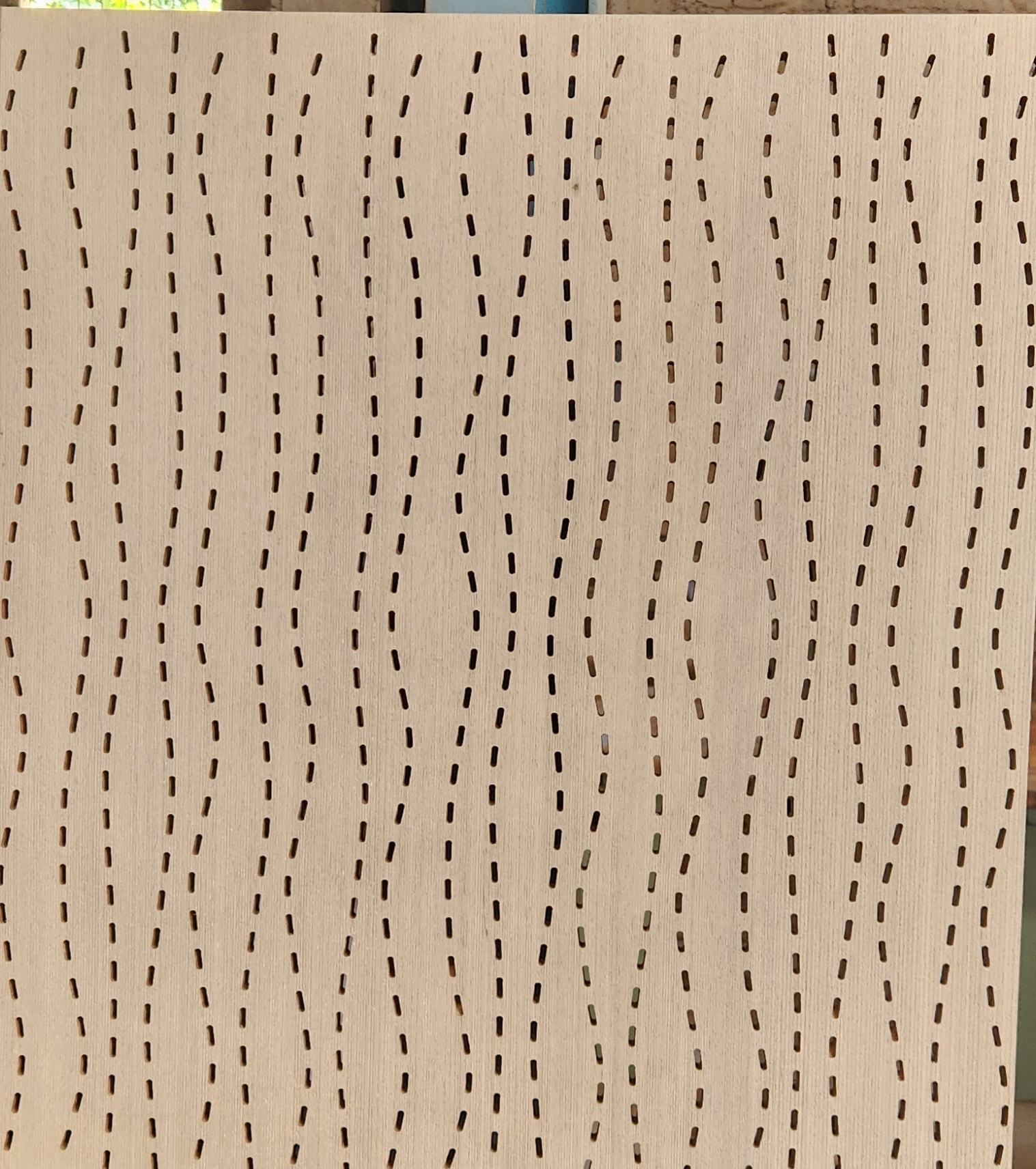 Habillage mural chêne sur mesure — réalisation PANWOOD Casablanca